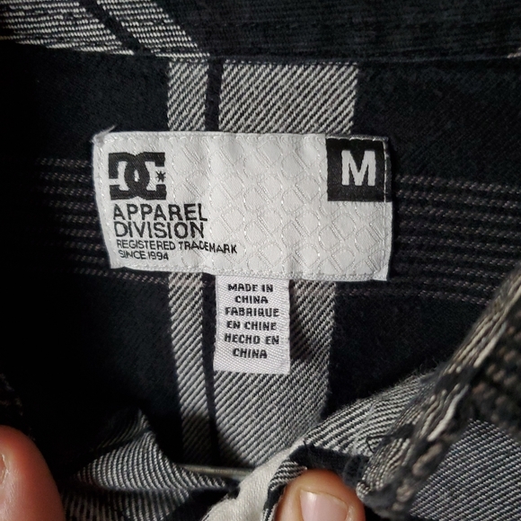 DC  Flannel Shirt Men Size M - Picture 3 of 4